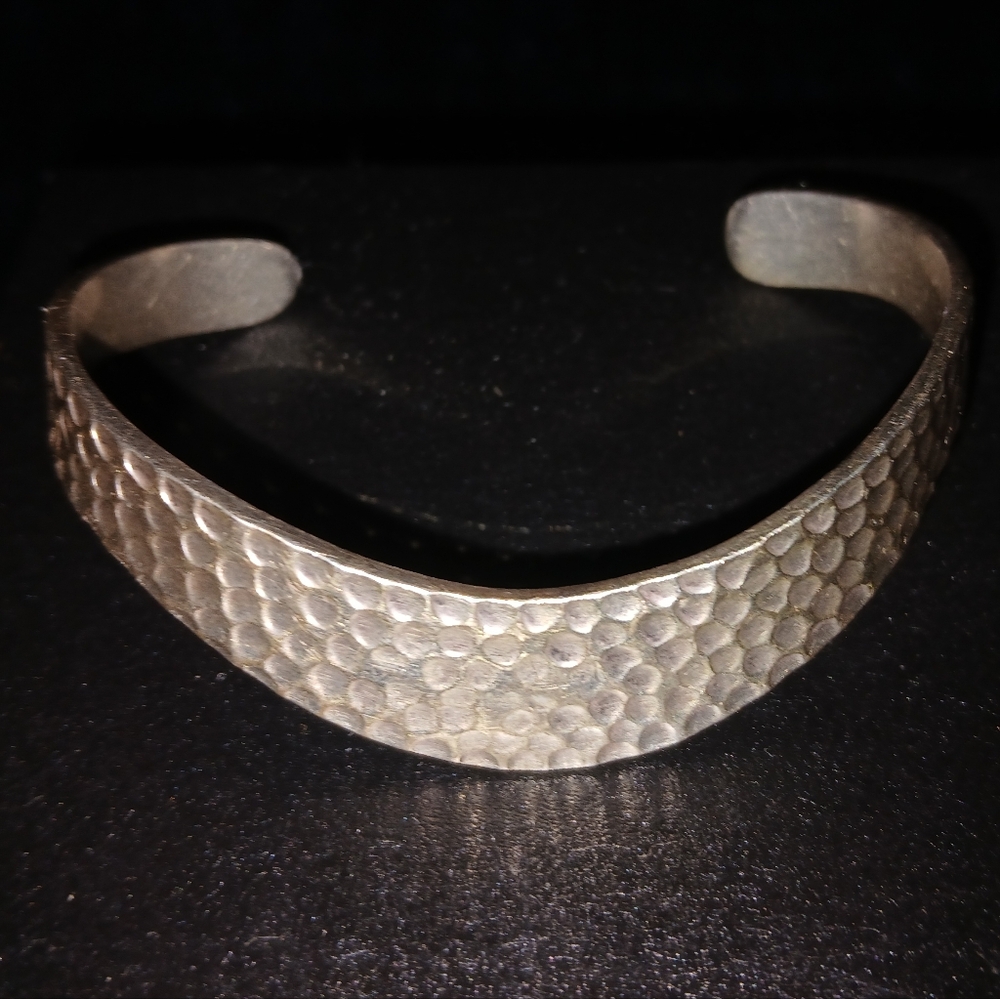 VTG Mexico Hammered Sterling Silver. Beautiful Cuff Bracelet.